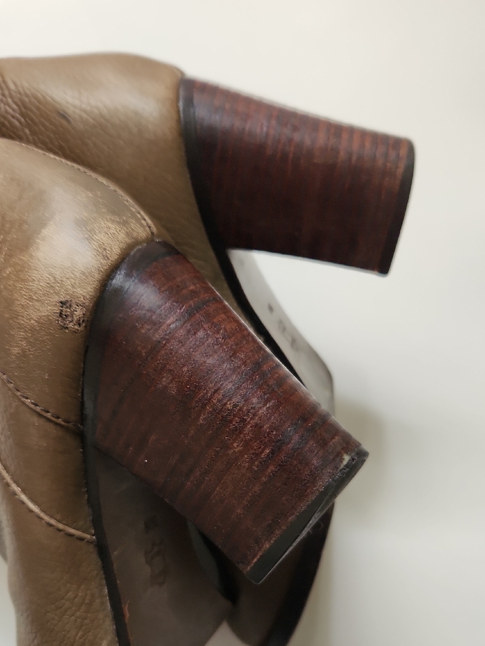 Tory Burch Junction Women's Porcini Tumbled Leather Ankle Booties Size 9 - Picture 15 of 16